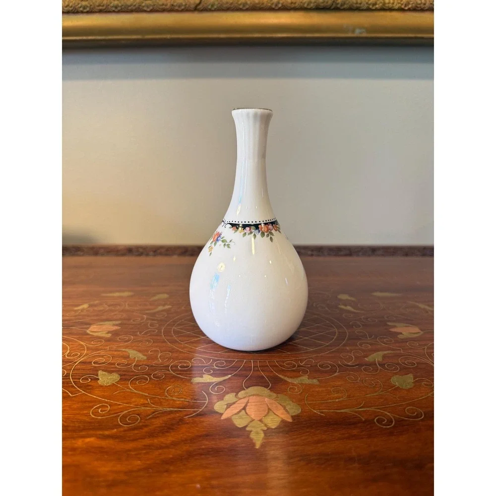 Vintage Wedgwood Osborne Bud Vase with‎ Box